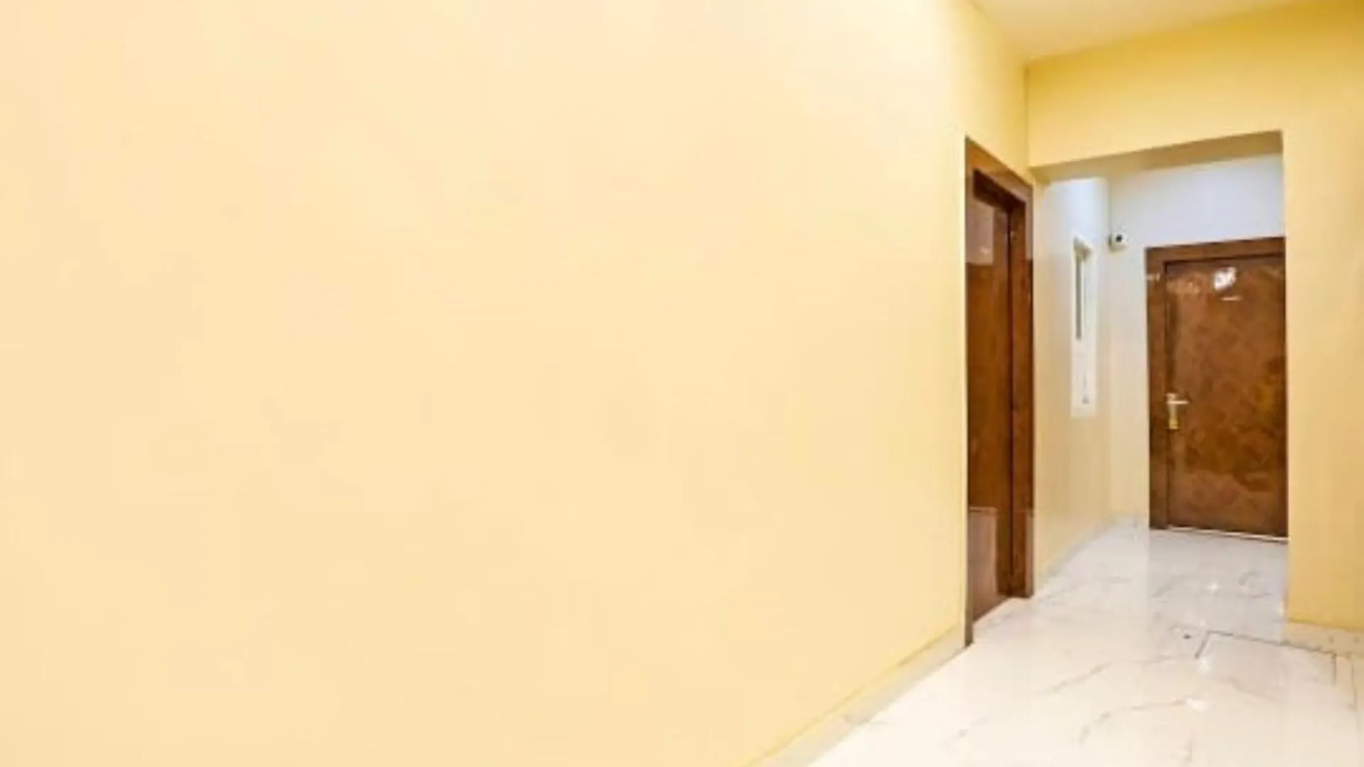 Goroomgo Vrrinda Home Stay Varanasi Enjoy Free Wifi- Free Parking And Restaurent Available