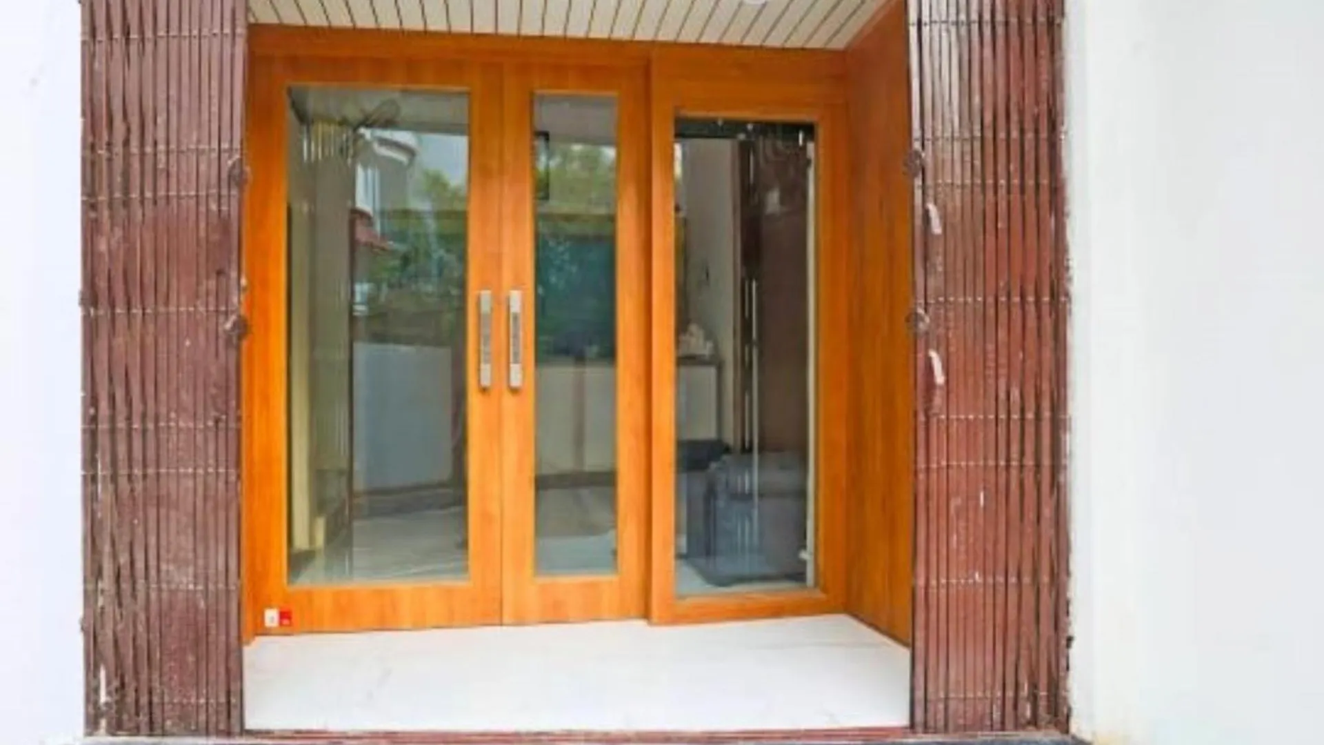 Goroomgo Vrrinda Home Stay Varanasi Enjoy Free Wifi- Free Parking And Restaurent Available 3*,  India