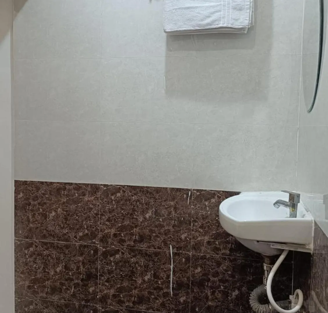 Hotel Goroomgo Vrrinda Home Stay Varanasi Enjoy Free Wifi- Free Parking And Restaurent Available