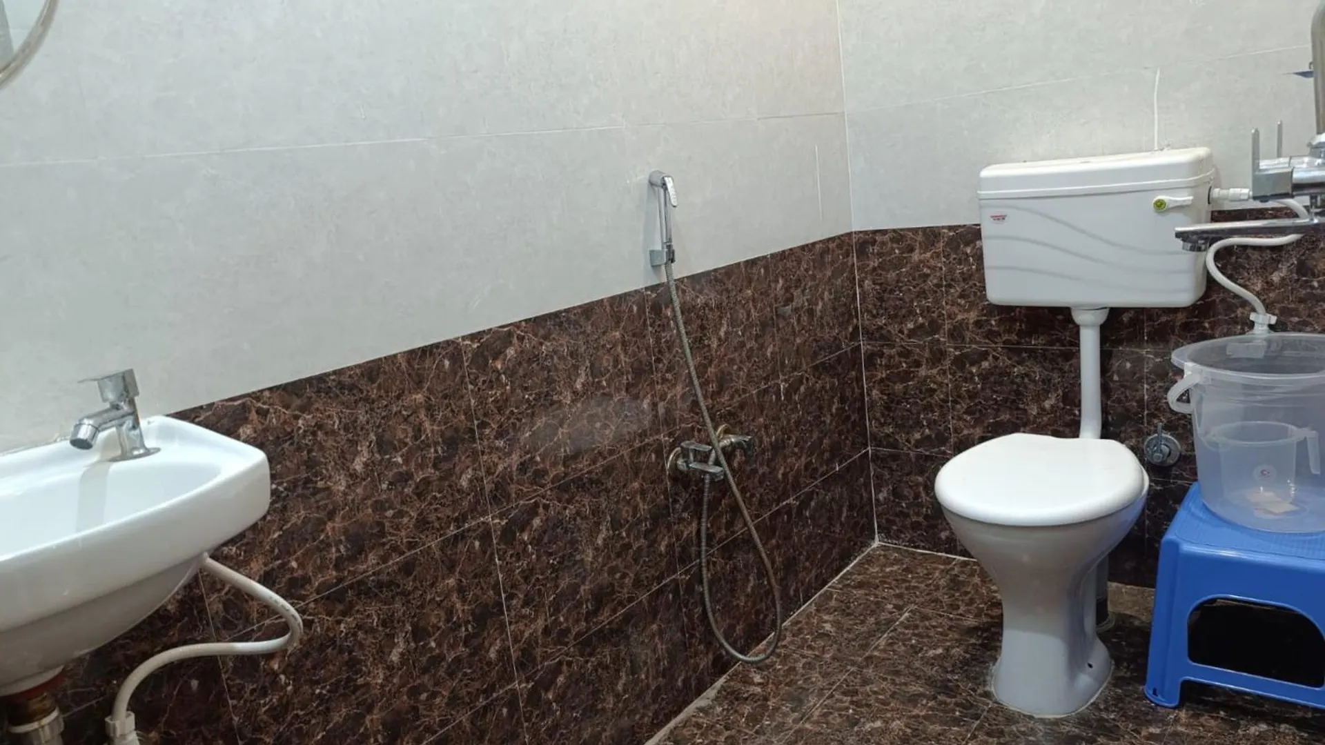 Goroomgo Vrrinda Home Stay Varanasi Enjoy Free Wifi- Free Parking And Restaurent Available Ινδία